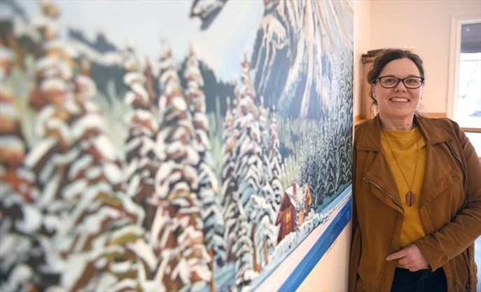 Niagara artists embrace winter with ice exhibit at De La Terre